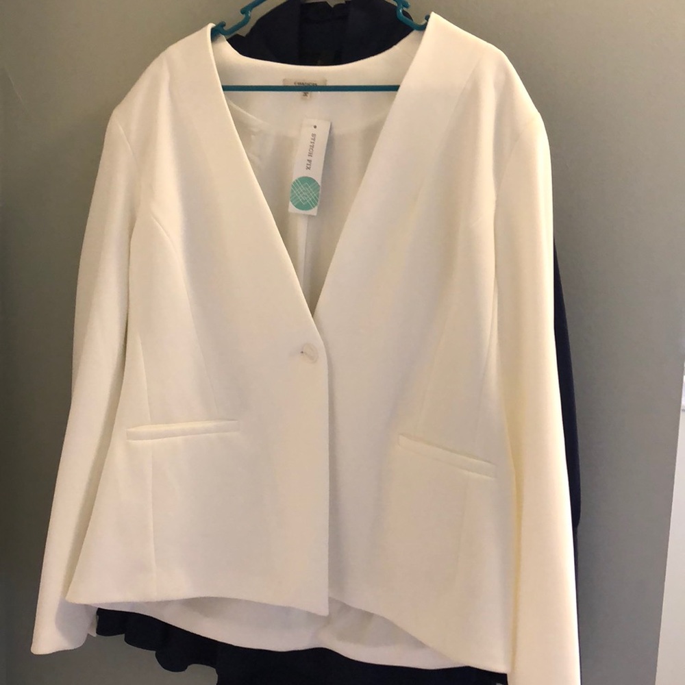 41 Hawthorn White Blazer